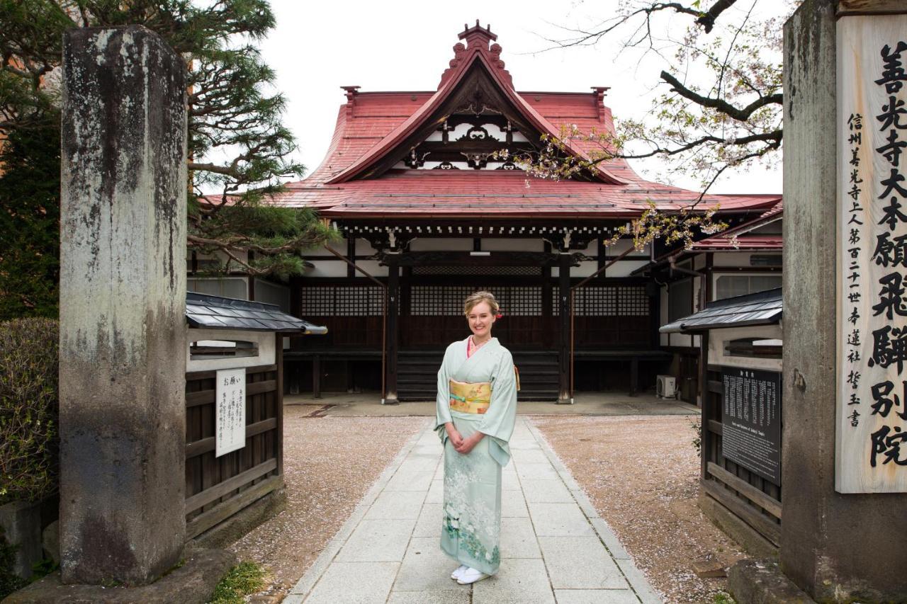 Temple Hotel Takayama Zenkoji Exterior photo